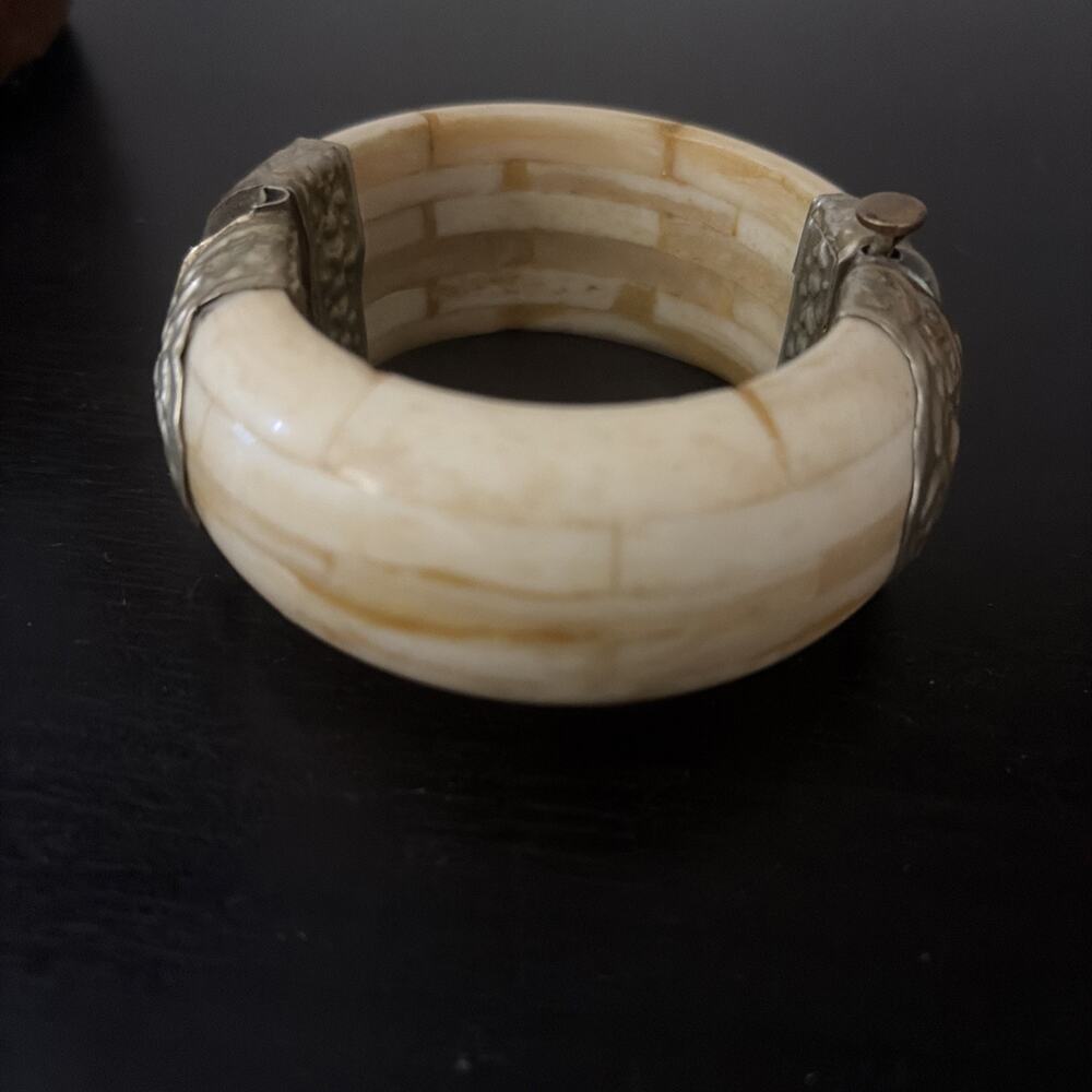 Bone Hinged Bracelet With Pin Jewelry